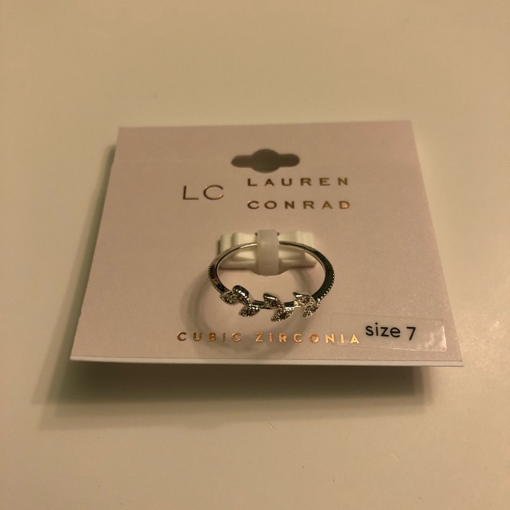 NEW Lauren Conrad Leaf Ring